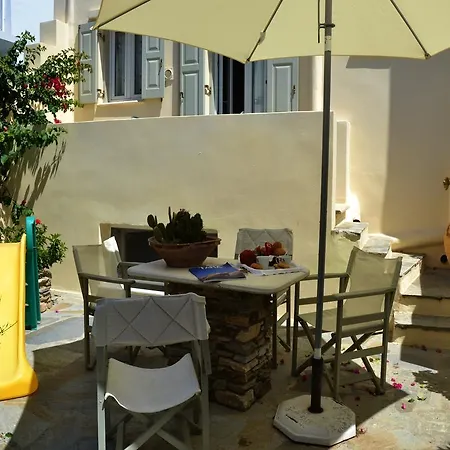 Tiniotissa Apartment