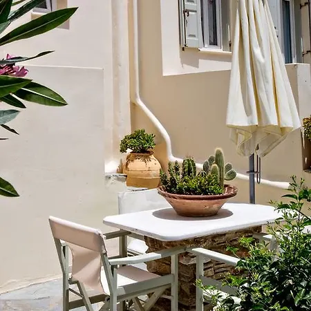 提诺思公寓 Tínos