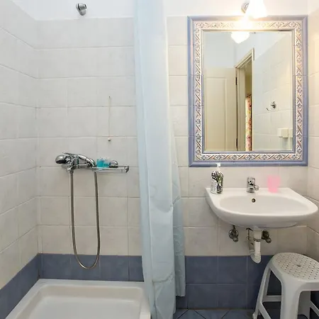 提诺思公寓 Tínos